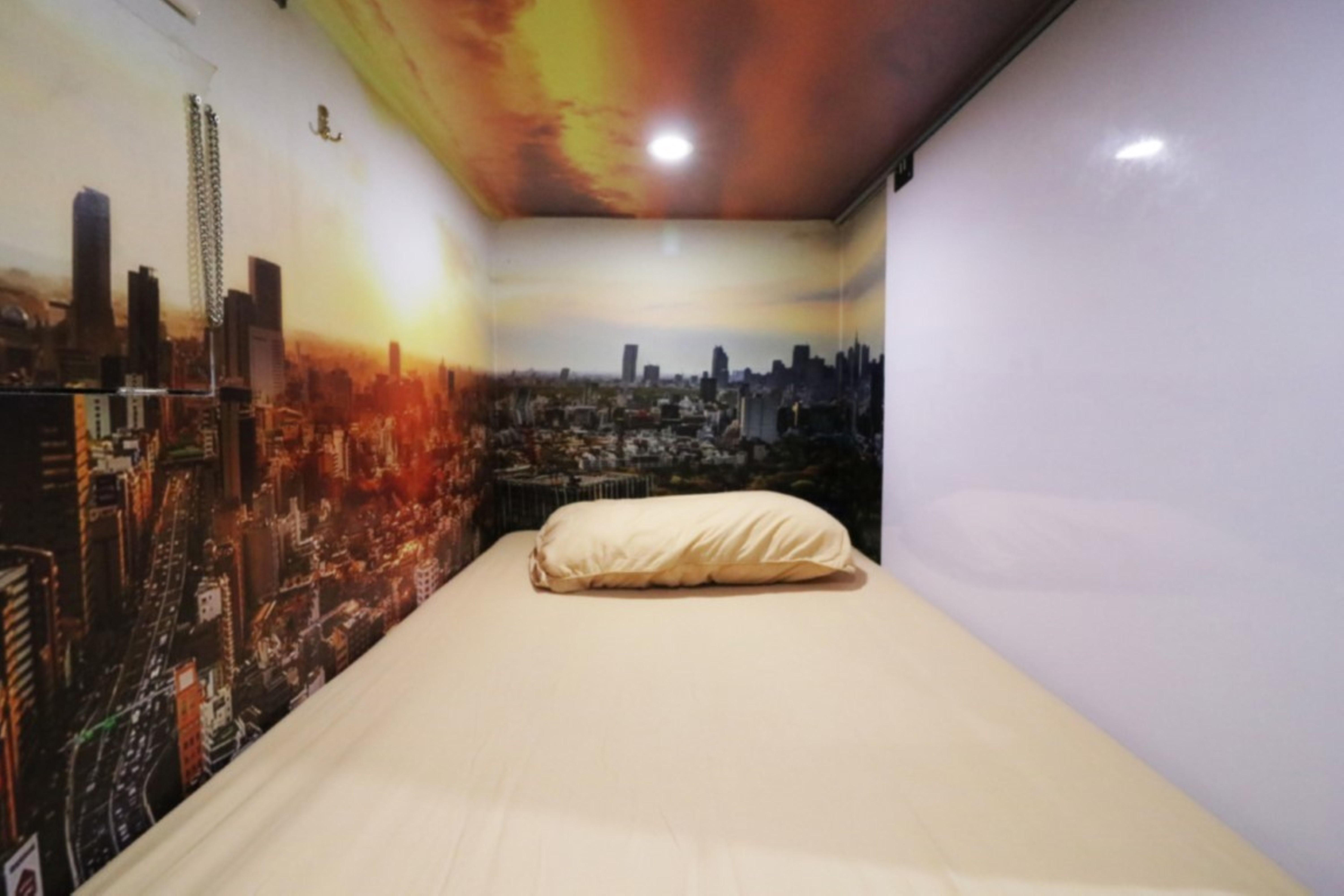 Inap At Capsule Thamrin Hotel Jakarta Exterior photo