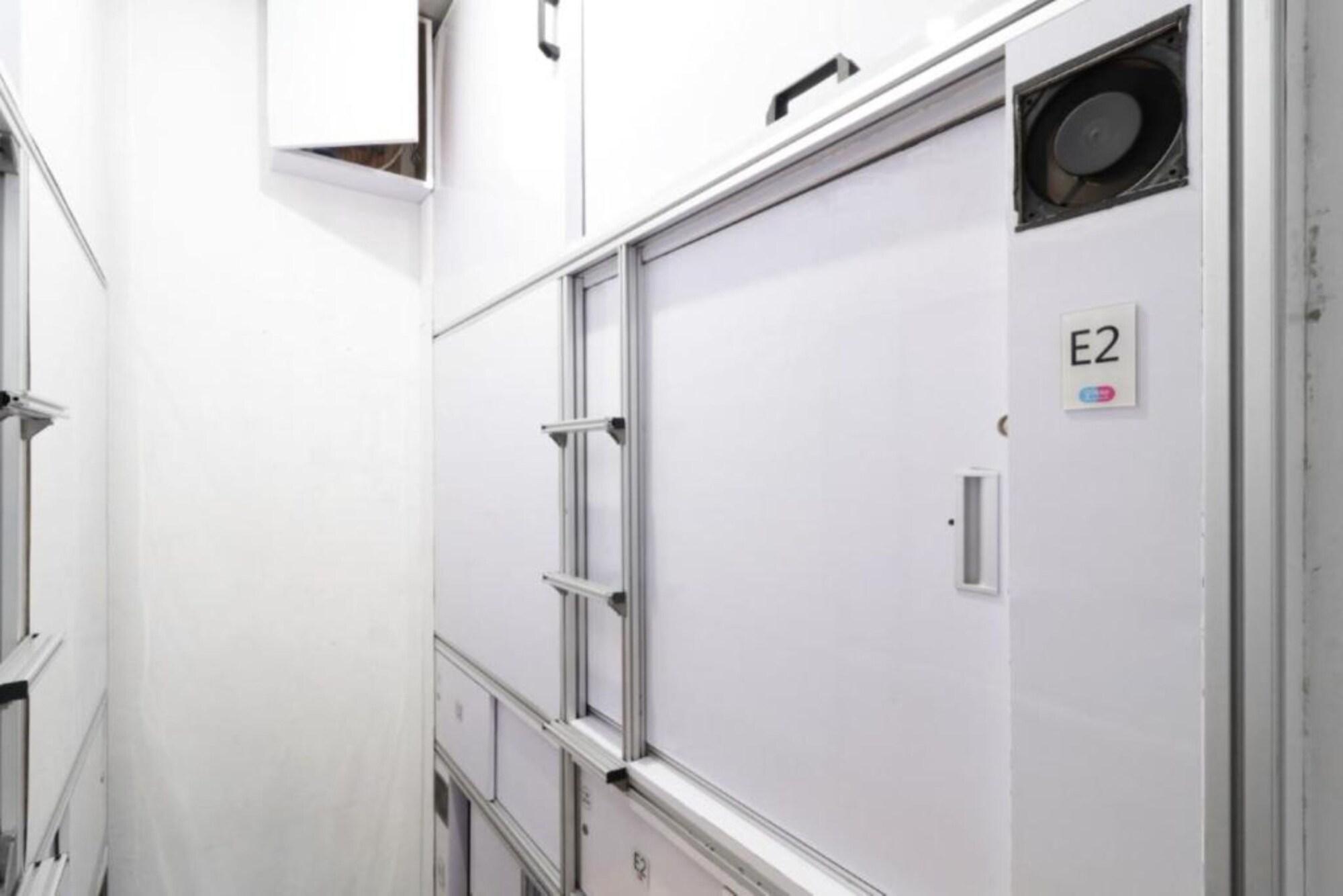 Inap At Capsule Thamrin Hotel Jakarta Exterior photo