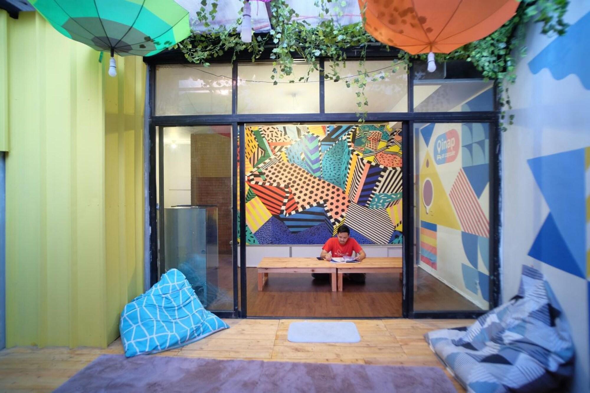 Inap At Capsule Thamrin Hotel Jakarta Exterior photo